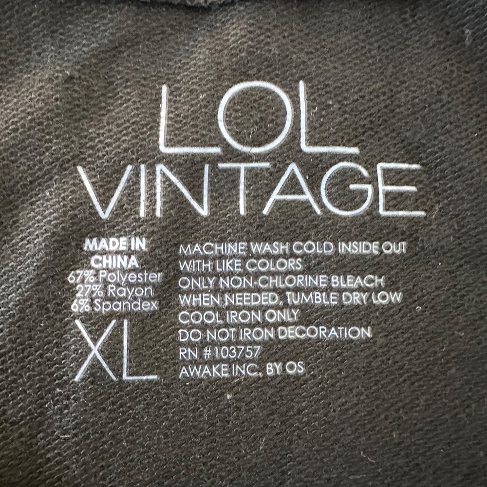 L.O.L. VINTAGE NWOT Cabin Fever Long Sleeve Gray Grey XL Novelty T-Shirt - Picture 5 of 5